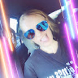 Meet your Posher, Holly